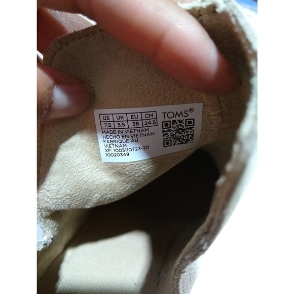 TOMS Womens Everly Cut Out Booties, Oatmeal Suede/Waffle Embossed, 7.5 M US - Picture 2 of 2